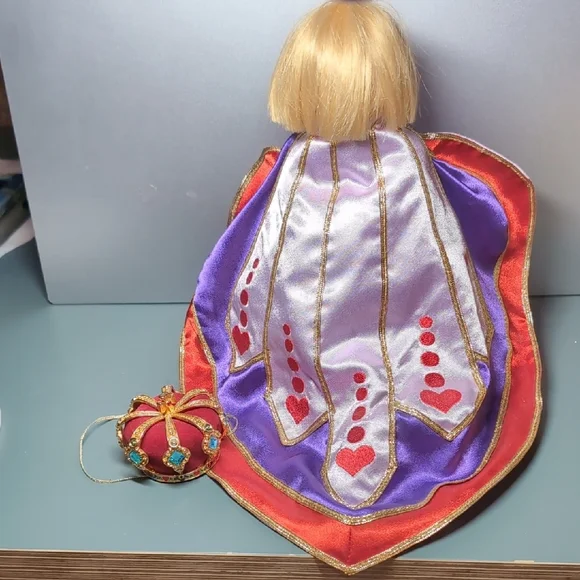 Madame Alexander 8" Doll It's Good To Be Queen Mary Engelbreit Collection 2000 - Picture 7 of 8